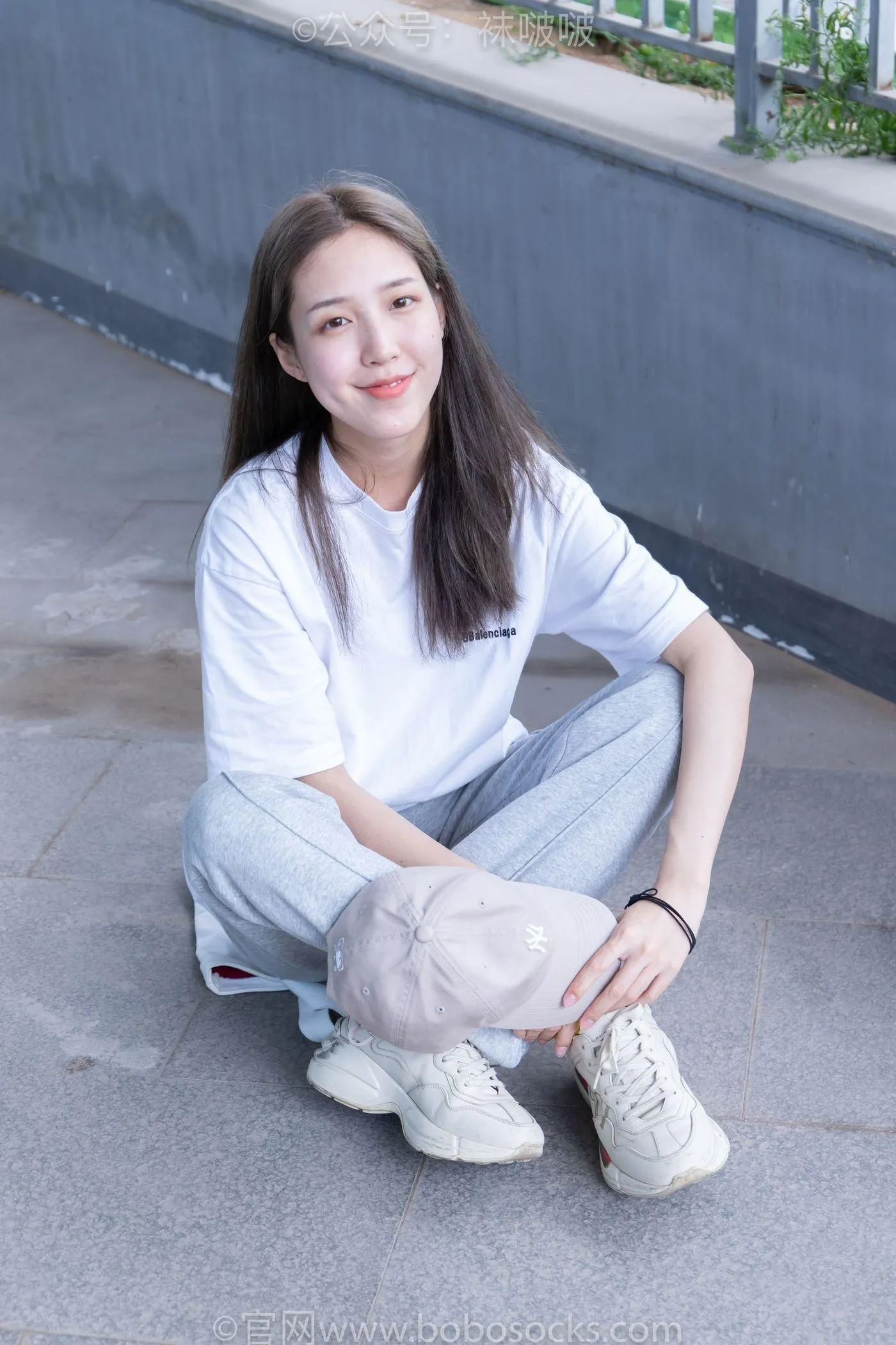 [BoBoSocks袜啵啵]NO.012 泡芙-运动鞋、白棉袜、裸足 [132P]插图8